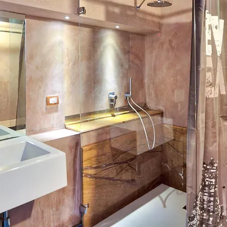 Emanuele Вилла *