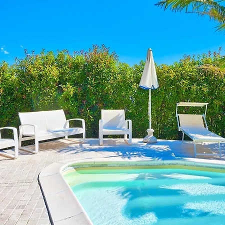 Emanuele Villa Costarainera